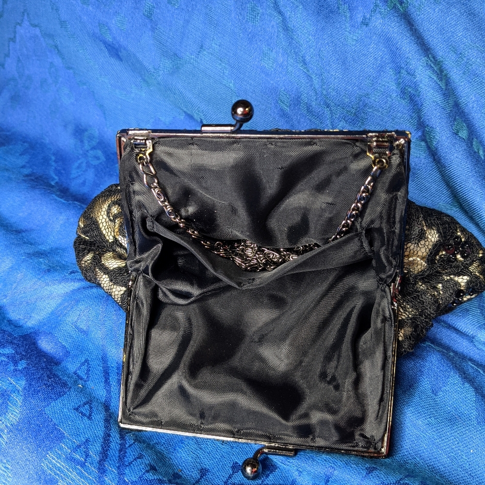 Lace purse - Picture 3 of 3